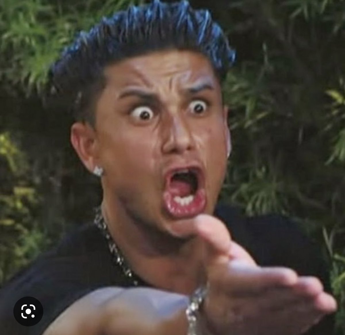 mapleapolis's tweet photo. STOP TRYING TO MAKE ASHLEY AND JERAD SEEM INTERESTING #BachelorInParadise https://t.co/hPsri8y8ll