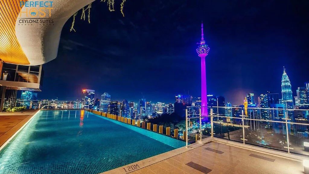 ahmadsharing88's tweet photo. Siapa yg plan nak staycation nampak view klcc boleh try pi sini. Mmg berbaloi sbb harga dia start dari RM98++/night je 😎 https://t.co/FVpflw6Lrw