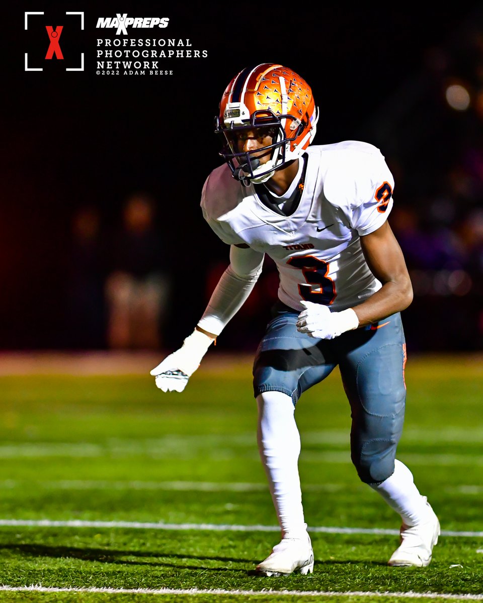 AdamBeese's tweet photo. Pictures from the Berea-Midpark at Avon football game have been posted on https://t.co/yk0LaE7hHy -- even got some in for the bands this week. Check out the gallery at https://t.co/UJfs0B2Szg
#avoneaglesfootball
#BeATitan https://t.co/C9K214DWRO