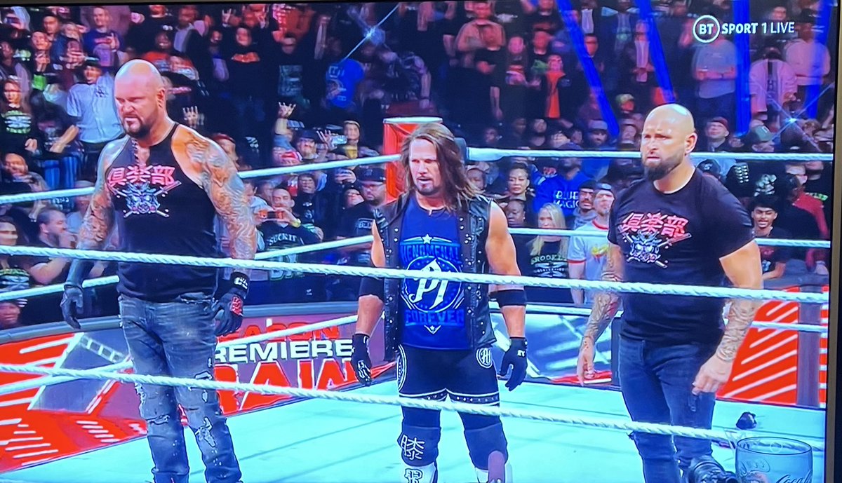 LRickhuss's tweet photo. So this means a new Talkin’ Shop is about to drop right? #GoodBrothers #UncleAlan #RAW @WWE https://t.co/3AtJcFllIk