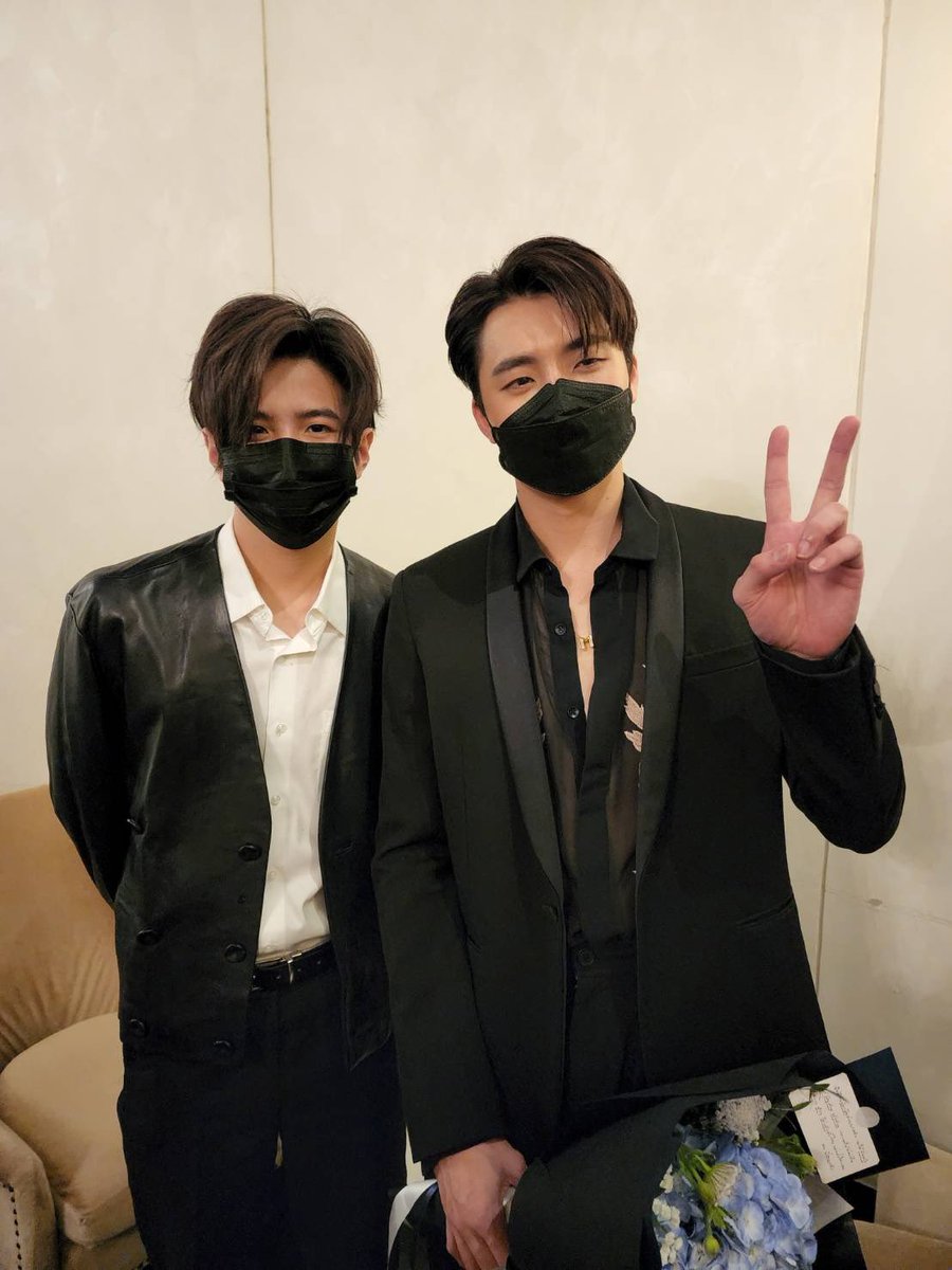 Forever love Forever you 

 #4thAnniversaryBeWith2wish
