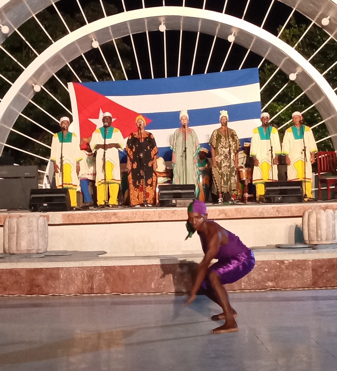 Rafael_Perezgtm's tweet photo. Con las palabras de Carlos Manuel de Céspedes aquel día de 1868 y con buen arte, inició la jornada de la Cultura Cubana en #Guantanano.
#CubaEsCultura
#CubaPorLaVida https://t.co/jPuLYYexNO