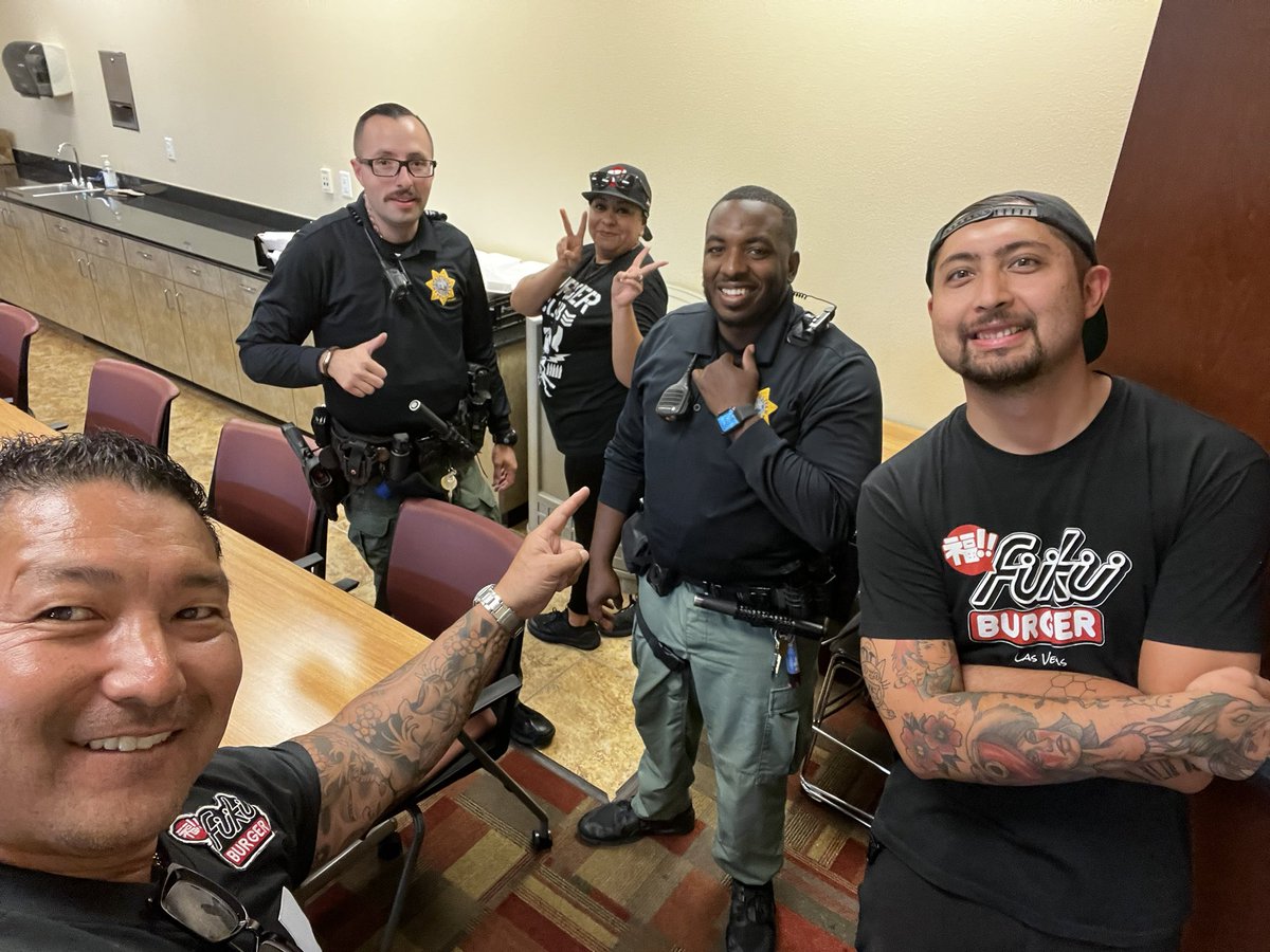 fukuburger's tweet photo. There’s no department that works harder at changing the trajectory of “at-risk” youth more than our own @lvmpdsvac @lvmpd. So it’s obvious we jumped at the chance to feed these budding stars! #LVCommunity thanks to @tonithetiger138 /@rayraynonstop 4 volunteering on their day off! https://t.co/Hw1WL6UOUJ