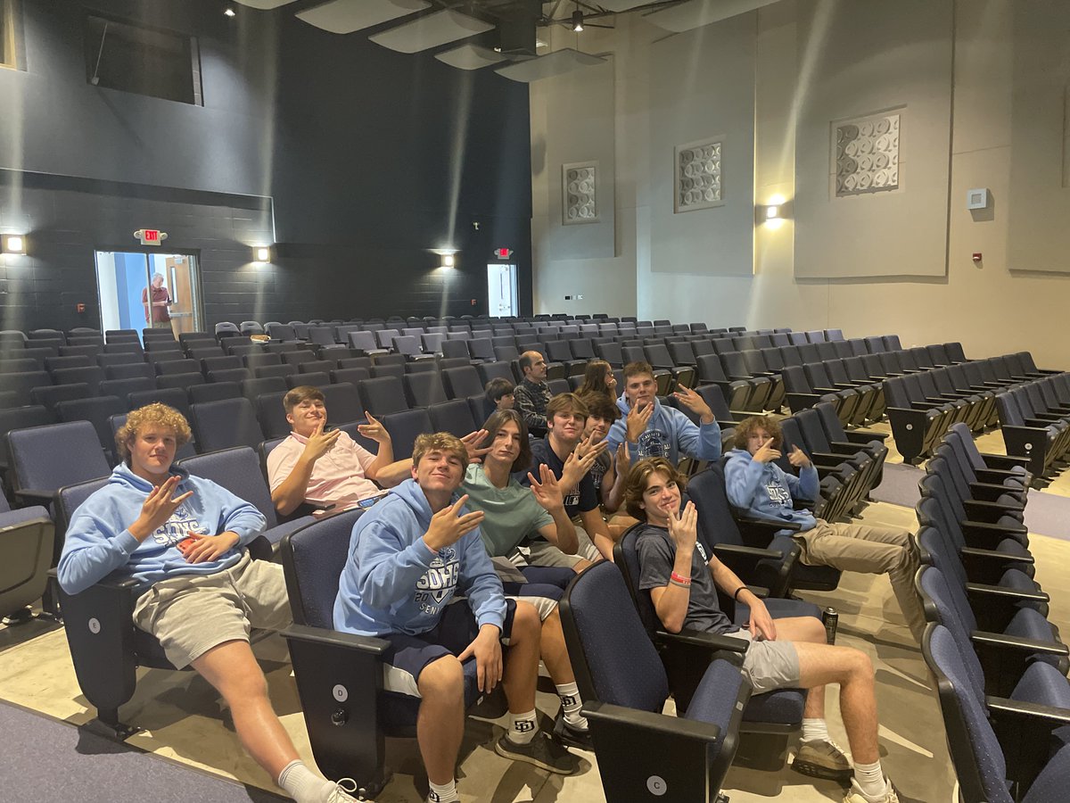 Thank you <a href="/SDAll_In/">St. Dominic Football</a> Seniors for coming out and supporting our team with our Viewing Even of Overwatch!! We very much appreciate it! Busy week with comps - hope to see you all there! <a href="/sdhsathletics/">sdhsathletics</a> <a href="/StDominicHS/">St. Dominic High School</a>