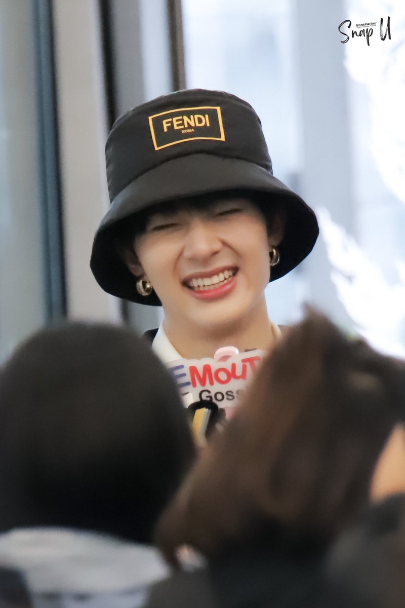snapwithu's tweet photo. สำหรับหม่ามี๊ เจเจ๊ อาอี้ และนานานุของนูนู่ทุกคนเลยฮะ 🧡

#ZeeNuNewGo2KoreaJapan https://t.co/5ilDpXJfVk