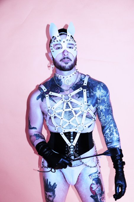 4 pic. For all you good lil piggies and bad bunnies #gay #gayinked #gayleather #gayhalloween #marekrichard