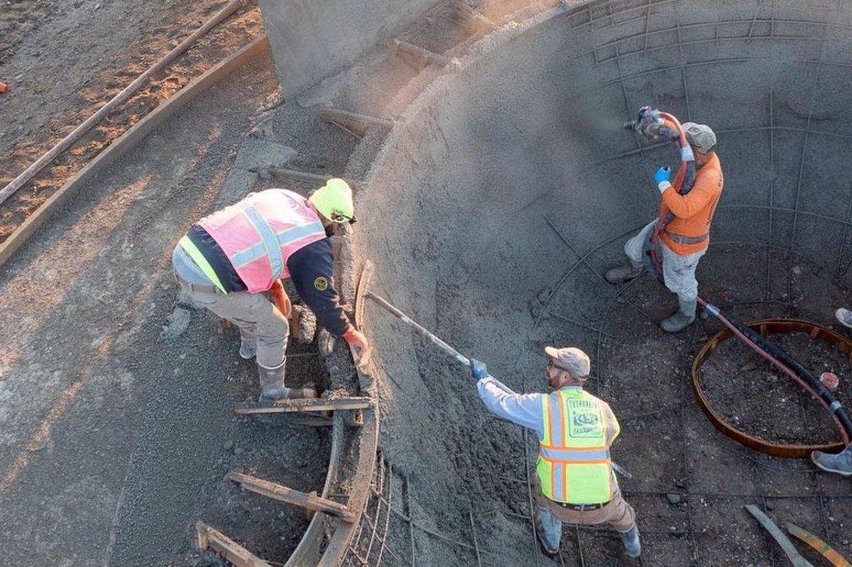 JeffAmentsArmy's tweet photo. #Repost @Evergreensk8 
・・・
New concrete coming to the Crow Reservation 🙌🏼 Pool &amp; track brought to you by #montanapoolservice, @MTskatepark and Evergreen Skateparks 💌 Hardin, MT #hardinskatepark #montanapoolservice #crowreservation #montanaskateparks #indigenouspeoplesday https://t.co/BmoBRLO7bh