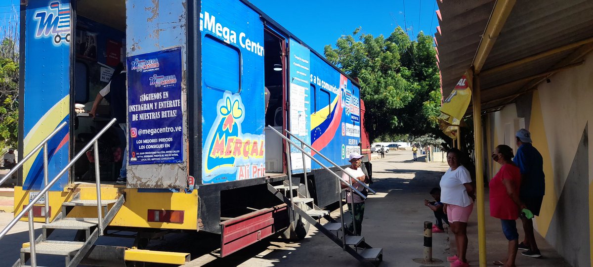 ClapamuayJ's tweet photo. Mega Centro móvil  Gracias a la  Gestion de nuestra Alcaldesa  María Arcaya por la gestión para el desarrollo del Municipio Los Taques y al personal del Mega Centro Móvil  por su atención   en nuestra comunidad de  Amuay @NicolasMaduro @GobVictorClark @MariaArcayaPsuv https://t.co/dAHFWP3hyq