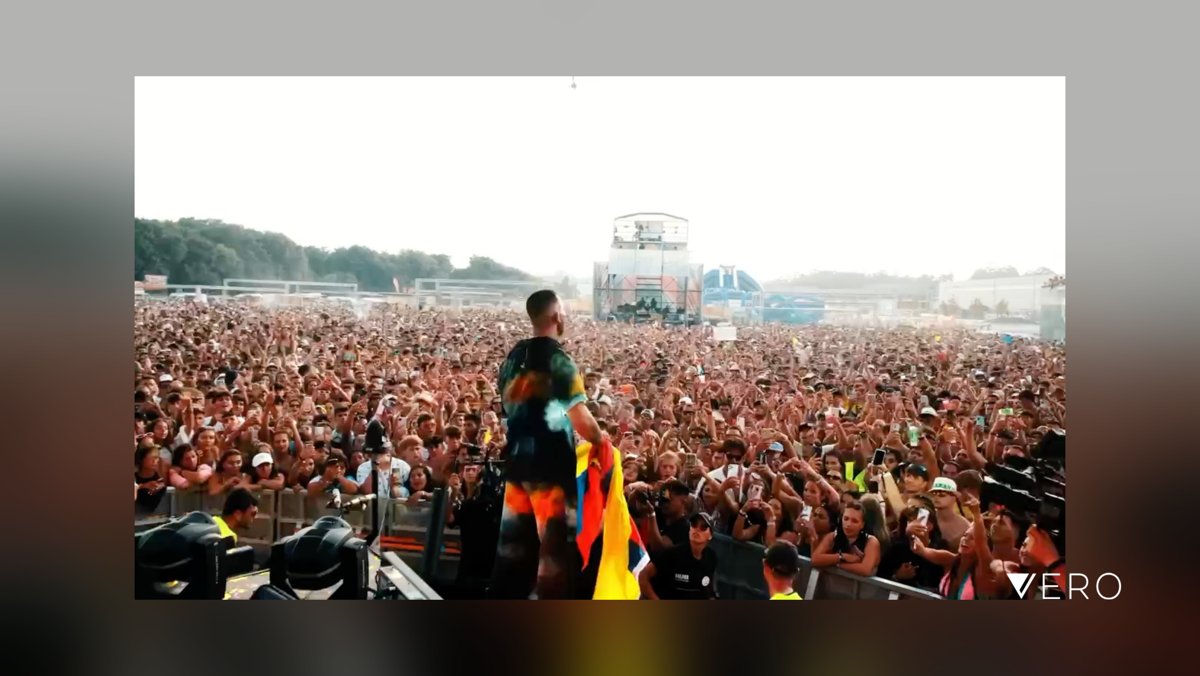 ¿Que es girar con un artista ? 

En mi opinión girar con un artista va más allá de grabar un concierto y editar un video con música de fondo y efectos de sonido,  se trata de conectar con el público y transmitir en cada plano  las … vero.co/jayrios/rh-t1b…