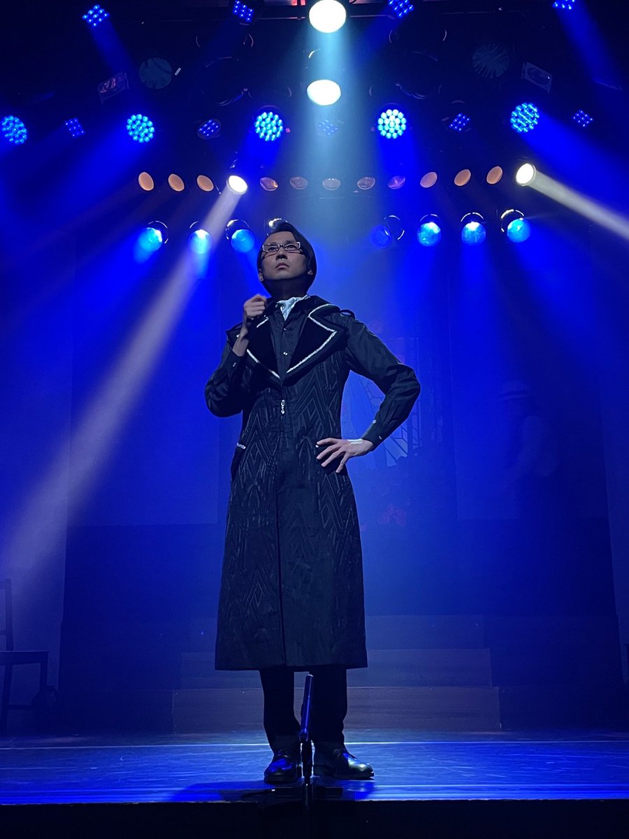 EisukeIke's tweet image. そういえば、公開されたビジュアルから本番でいくつか調整を入れまして。
さて、何が変わったでしょう。

正解したらすごいけど、芝居観てたか疑問も生まれる。
#人狼TLPT
#人狼TLPT10周年