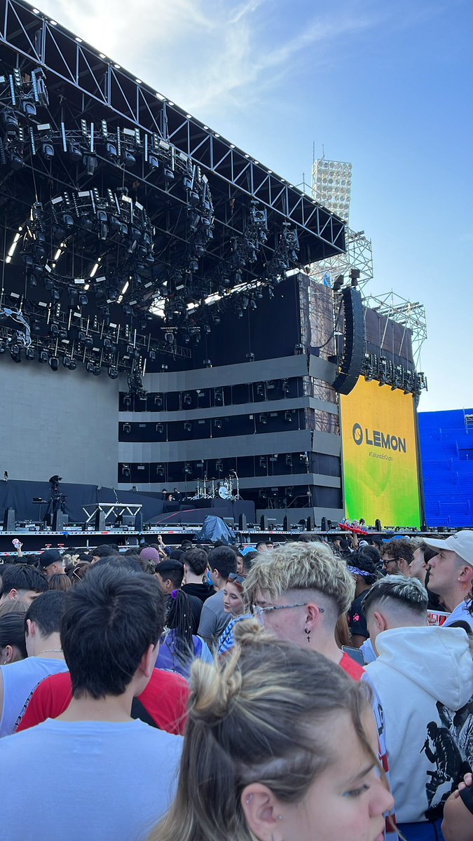 facu_rod_'s tweet photo. Me pongo a recordar lo que vivimos en el concierto y me emociono, fueron muchos sentimientos juntos en muy poco tiempo y mucha gente linda que conocí, fue la experiencia de mi vida 🥺
@DukiSSJ 🤍 https://t.co/RQCmos6bDV