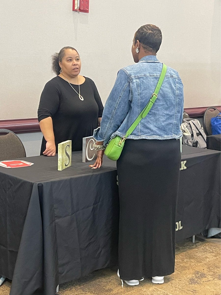 What an amazing turnout for college night! SCHS counselors were rocking it 💛🐾 #bestisthestandard  <a href="/HumbleISD_SCHS/">Summer Creek High</a> <a href="/HumbleISD_CBS/">HumbleISD_CBS</a> <a href="/HumbleISD_PSS/">Humble ISD Personalized Student Success</a>