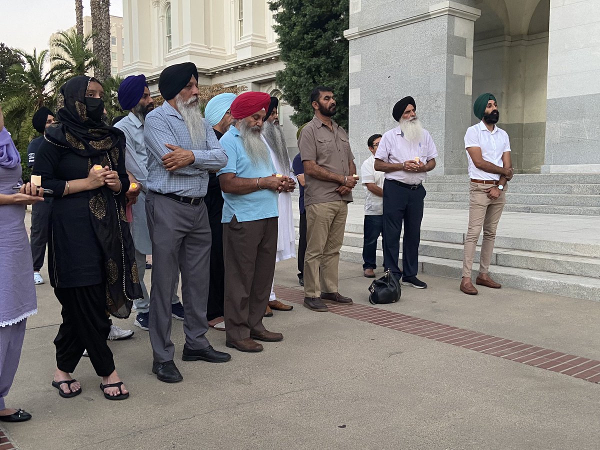 orko_manna's tweet photo. HAPPENING NOW: A vigil for the four Sikh family members from Merced who were kidnapped and killed last week is being held at the California State Capitol. Members of the local Sikh community &amp; city leaders are coming together to honor those lost. @kcranews https://t.co/NgoOPIn5ad