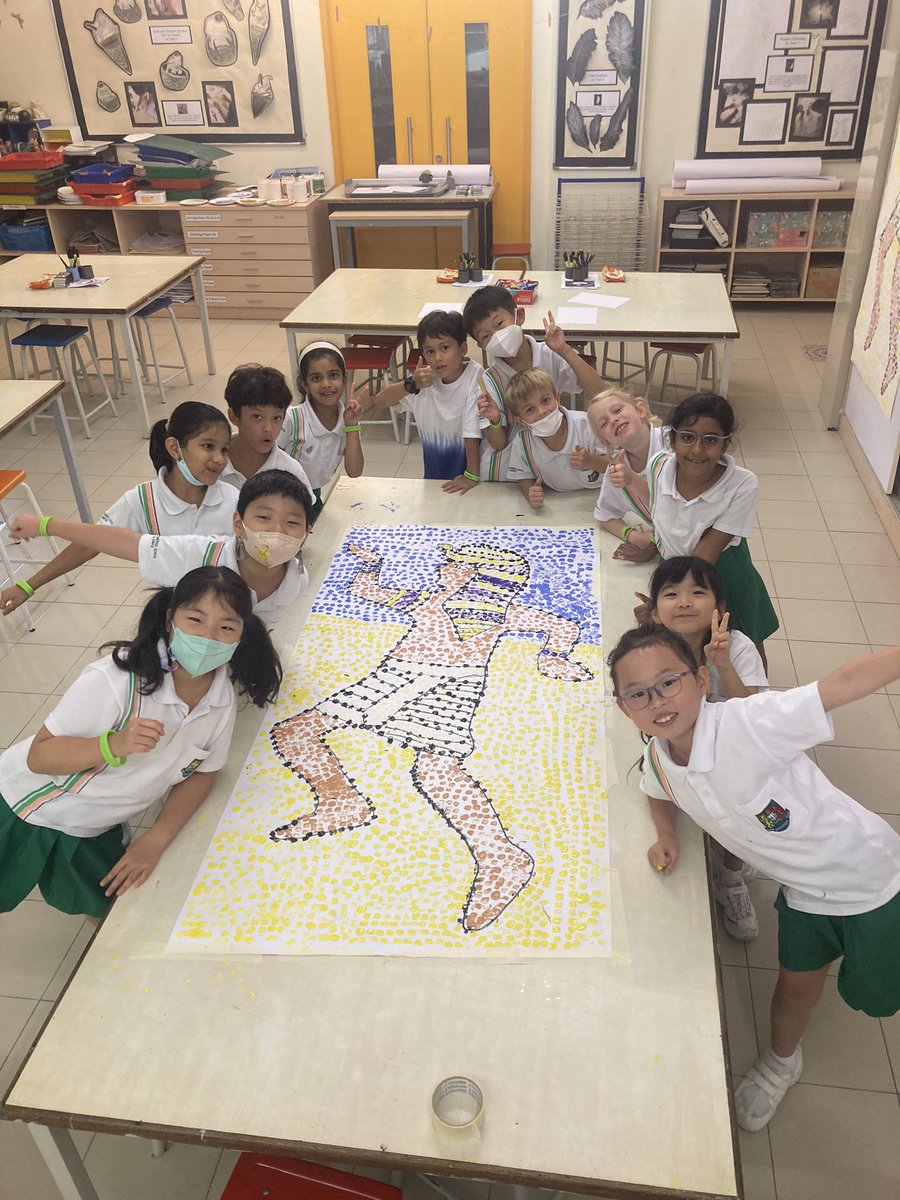 Loving getting to know these wonderfully enthusiastic artists in Year 3 in my first half term at Gardens International School <a href="/gismalaysia/">Garden Int'l School</a>
Here they are creating life-size collaborative printed Egyptian mosaics using potato chips!🍟
<a href="/Art_Gis/">Art GIS</a>