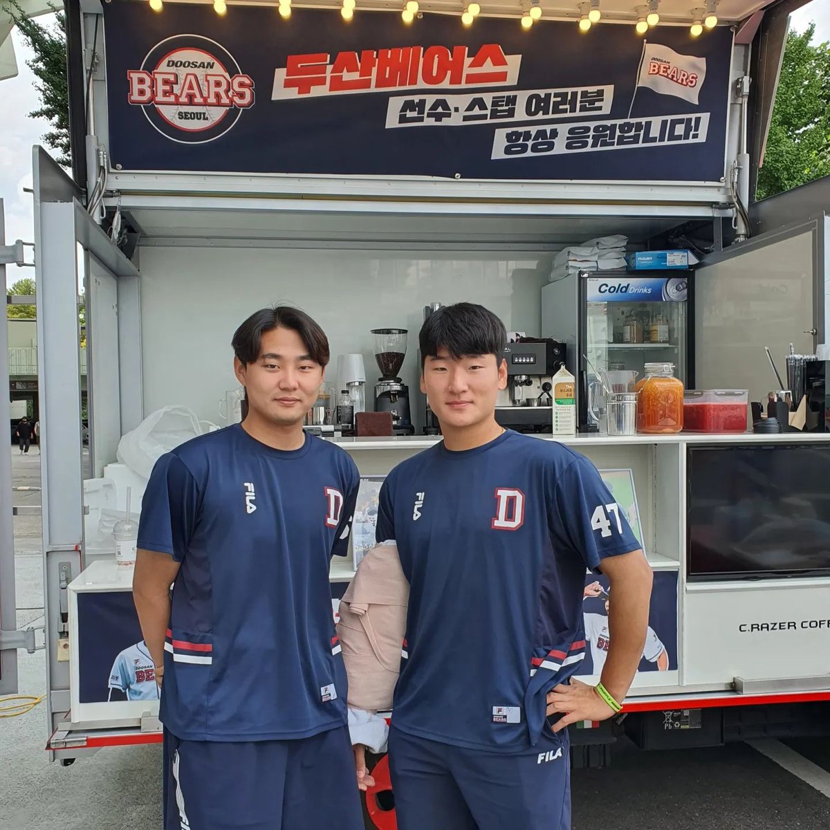크레이저커피 커피트럭 🚚 tweet media