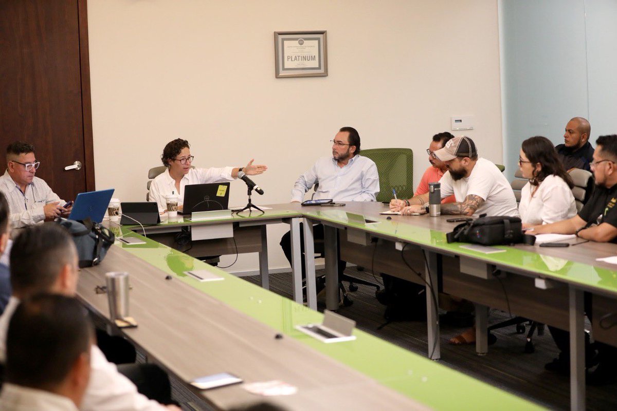 Mich_fridman's tweet photo. Me reuní con chefs, cámaras y restauranteros, para seguir construyendo en conjunto la que será la primera edición del Festival Sabores de Yucatán, como parte de las actividades del Año de la Gastronomía Yucateca. https://t.co/O2EXHNNFp3