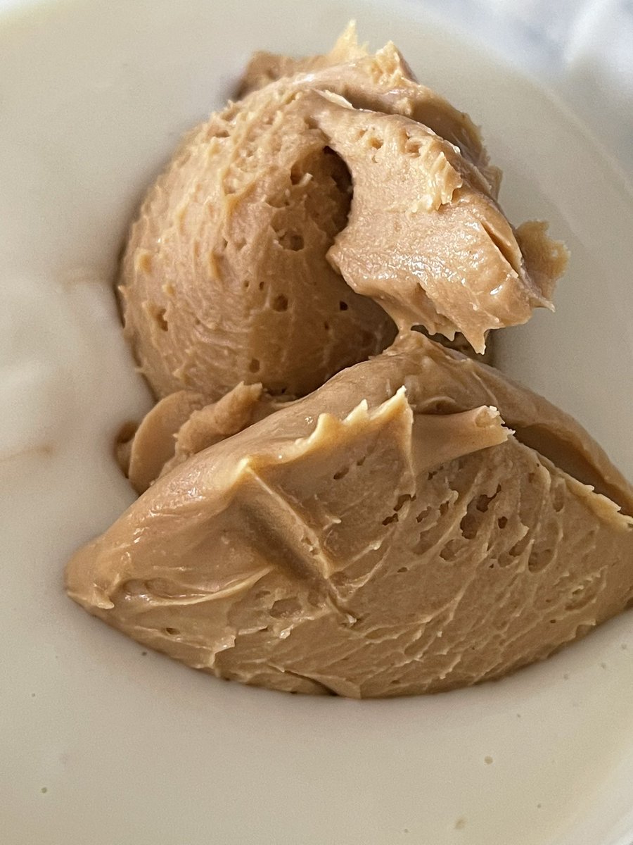 criptochocolate's tweet photo. La previa y el final de un BTC marroc:  de la pasta de maní fundida con el criptochocolate salen estas bellezas para el paladar ! 👨‍🍳 #marroc #bitcoin https://t.co/QhSdQrxgGE