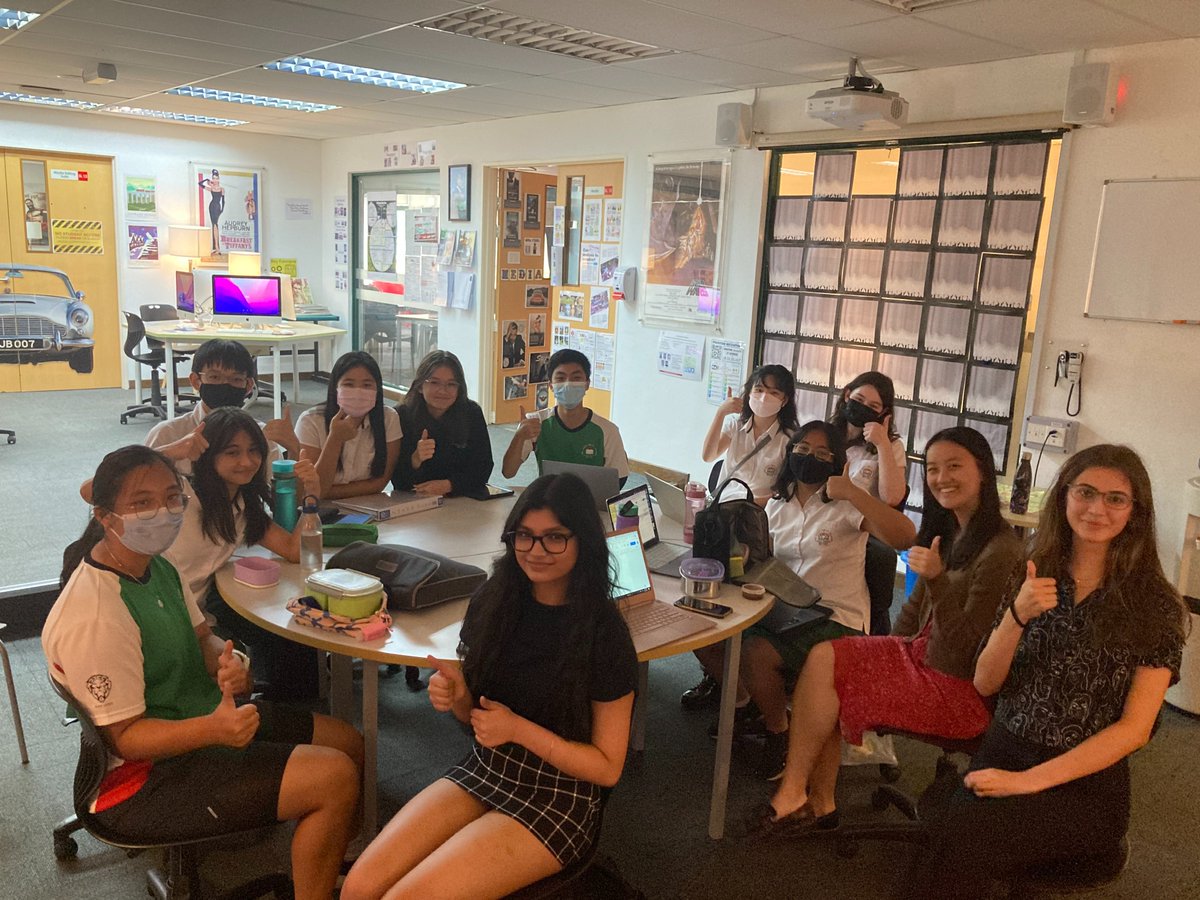KLASS_English's tweet photo. At the end of last week our English &amp; Media Prefects met for their first lunchtime meeting to discuss team roles and ideas for the year ahead #KLASSPrefectPathway @epleadership 🎓💭 https://t.co/yQDhxOqskX