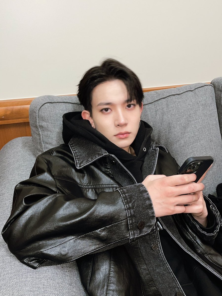 i4junz's tweet photo. babe?                         hmm? https://t.co/0uoJHgYdzN