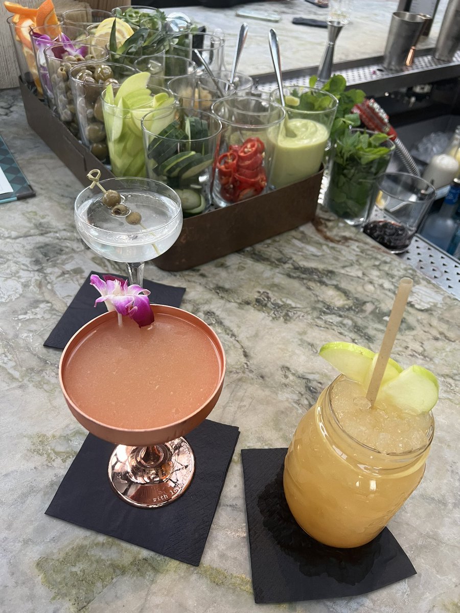 BartlettBacchus's tweet photo. Dinner in West Hollywood is off and running at #CatchLA. The #Mascot and cocktails are a great way to start. https://t.co/VqnoKQ3AKx