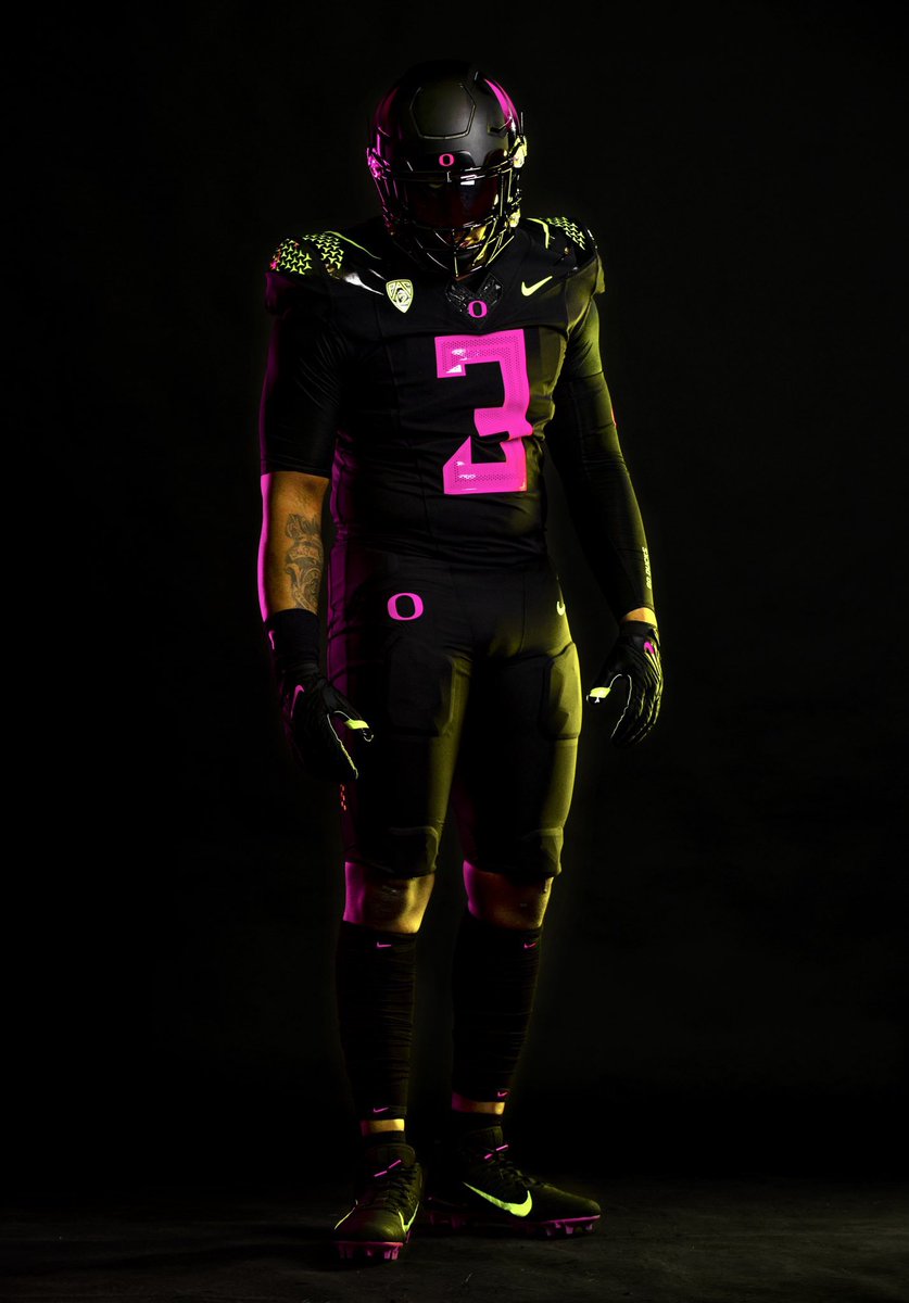 What do we think of Oregon’s “Stomp Out Cancer” jerseys?