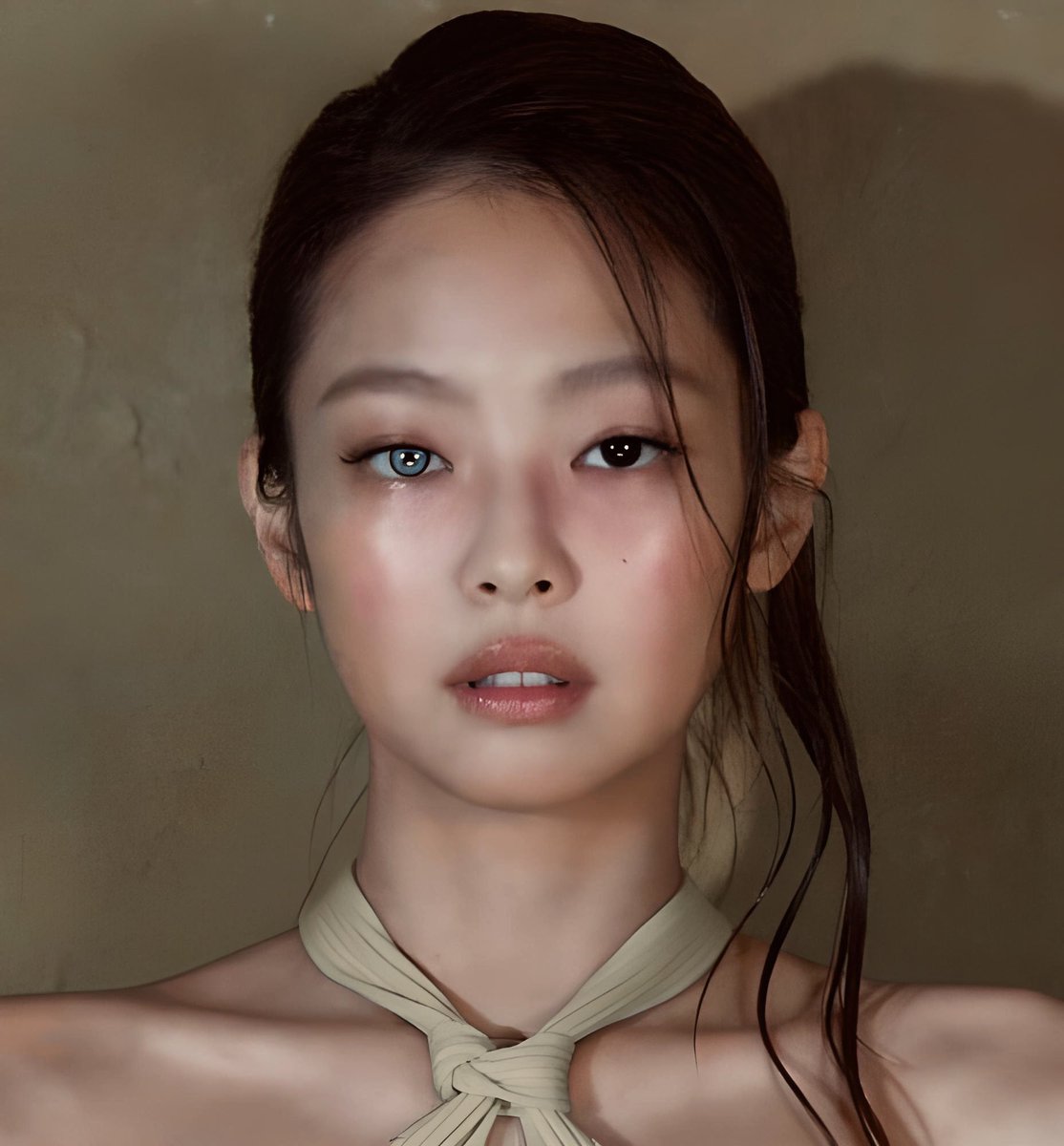 angelisapinks_'s tweet photo. JENLISA AU 📌

-Ángeles y Prejuicios- 

Situadas en 2 extremos sociales diferentes, Lisa y Jennie están a solo una decisión equivocada de cruzar caminos. Para bien o para mal? ni siquiera ellas tienen la respuesta, pero para otros el conocerse será visto como la peor traición. https://t.co/dQ3qkRowHE