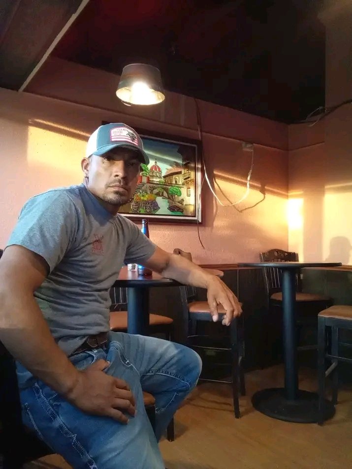 Dg45Tres's tweet photo. Don oscar tiene fama de mujeriego pero le gustan las trans y que los gays le hagan oral. https://t.co/X4DXD28pAA