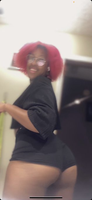 gonna be active for a few hours :) let&rsquo;s have fun tn ;) https://t.co/N4JDHeFQyE<a href="/tag/horny"class="tags"><span>#horny</span></a><a href="/tag/spoilme"class="tags"><span>#spoilme</span></a><a href="/tag/selling"class="tags"><span>#selling</span></a>