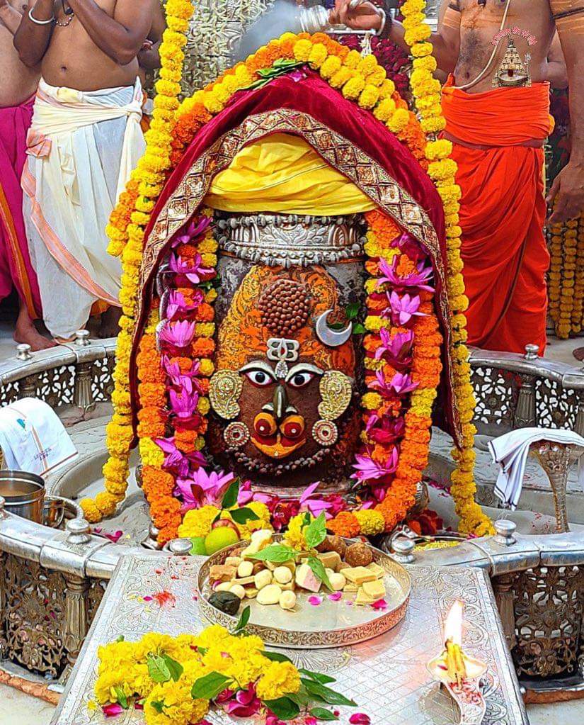 rahulsharmakpp's tweet image. 🙏🌹 *जय श्री महाकाल*🌹🙏
*श्री महाकालेश्वर ज्योतिर्लिंग का आज का भस्म आरती शृंगार दर्शन*
🔱 *11/10/ 2022 ( मंगलवार )*🔱