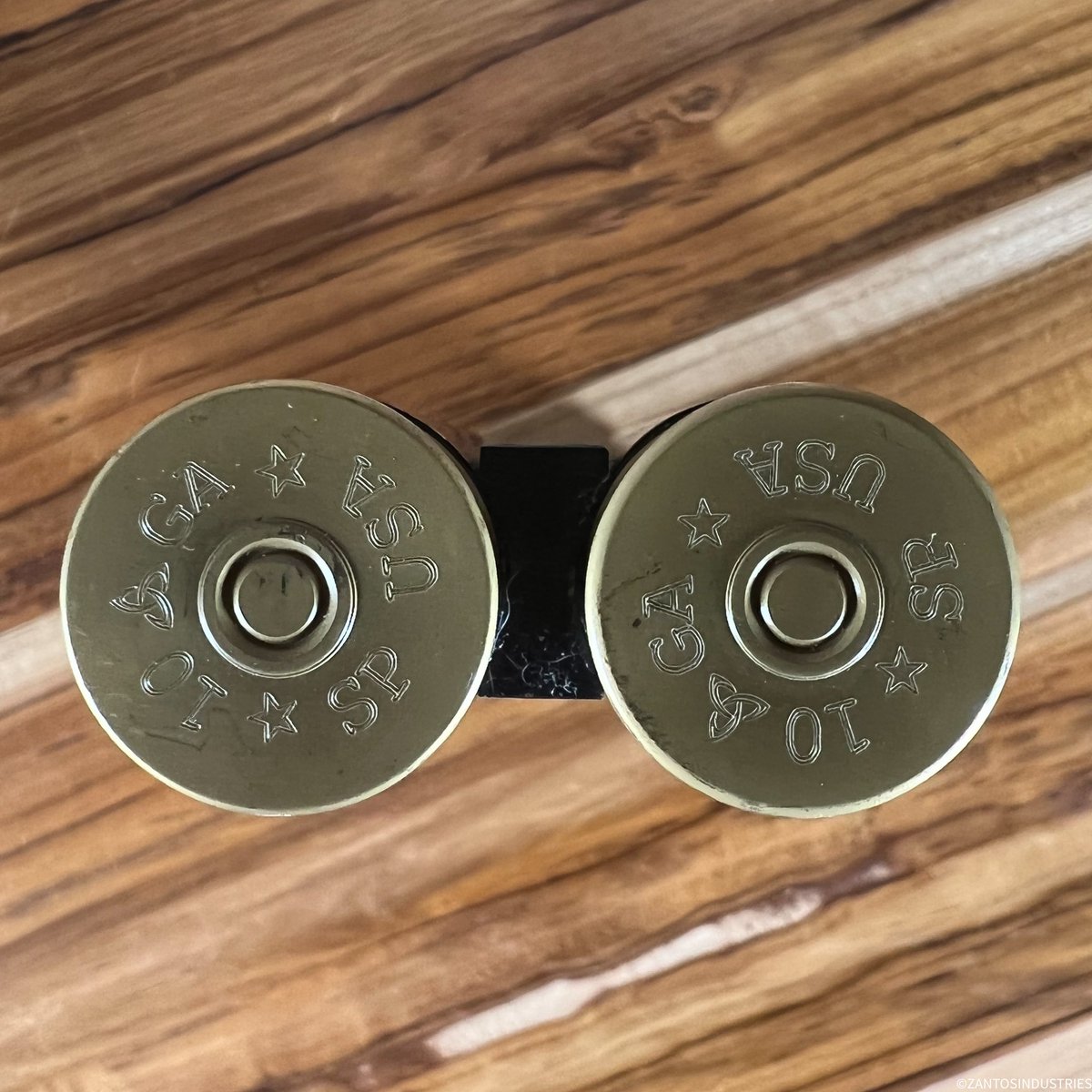 usgeneral25's tweet photo. the long anticipated version 2 of fund Trevor’s new business by buying his kit is fast approaching, the next email should be going out Tues/Wed depending on how many more things I add to the list😜 if you want in, dm me your email. This is a handmade #10ga cigar case https://t.co/Pmq13x0Afu