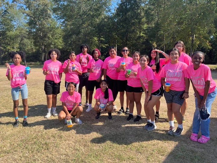 macladygenerals's tweet photo. Yesterday we walked in support of of Coach Paxton. She def has the best #SupportSquad around. #MPND We are here for you and the fam Coach! 💞#Payitforward5k https://t.co/HmAK2T9N7V
