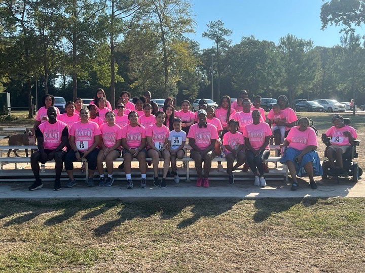 macladygenerals's tweet photo. Yesterday we walked in support of of Coach Paxton. She def has the best #SupportSquad around. #MPND We are here for you and the fam Coach! 💞#Payitforward5k https://t.co/HmAK2T9N7V