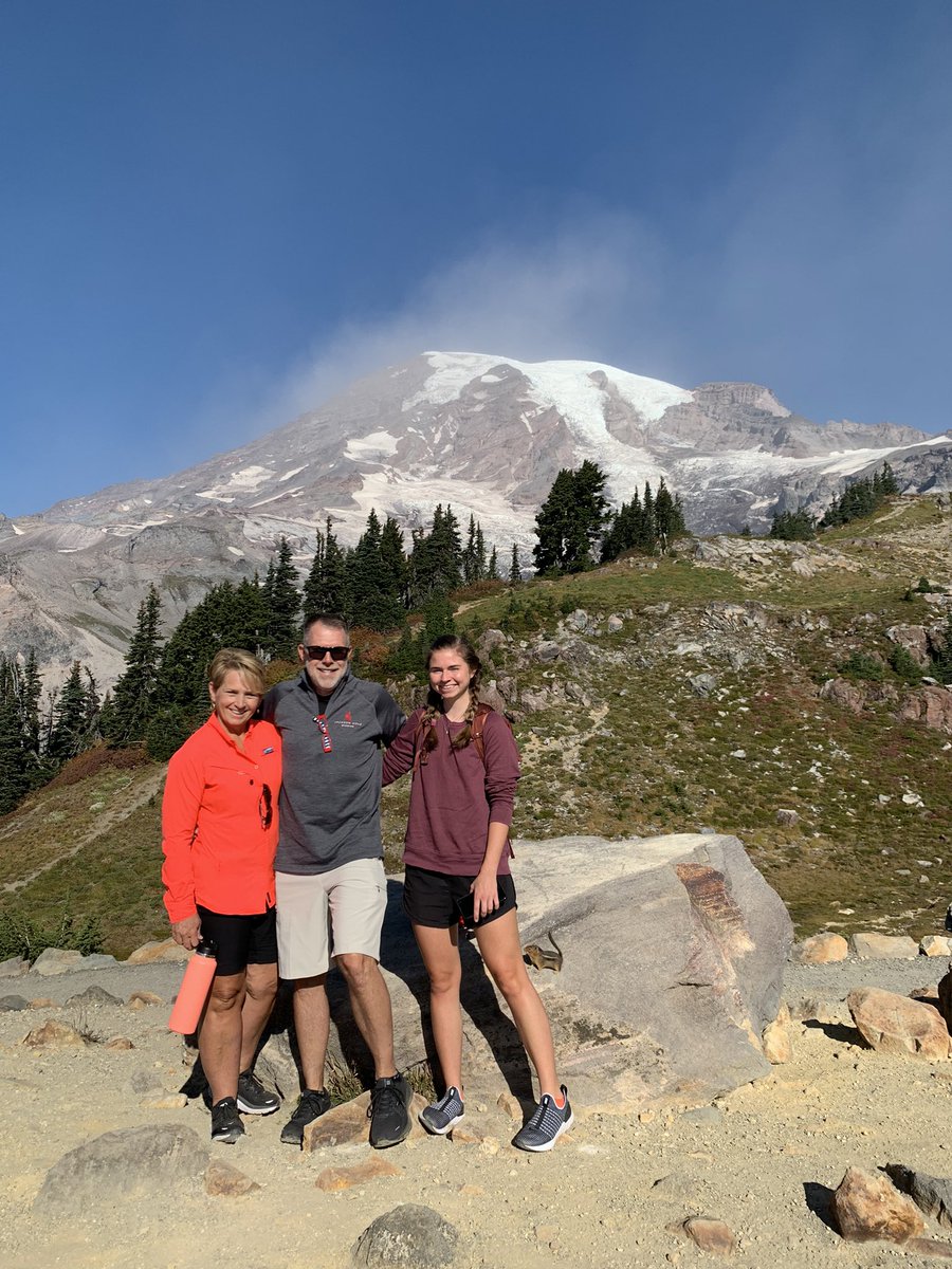 WAMcGuffey's tweet photo. Mt. Rainier…..what an amazing day! https://t.co/6hPr50xF3X