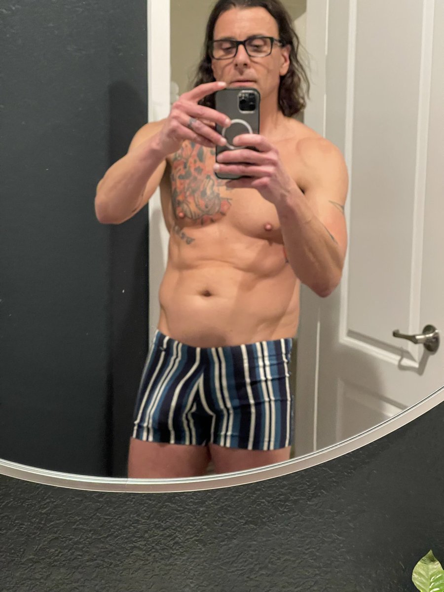 EpicHung4fun's tweet photo. @Darshelle Good gawd I want to stuff this inside of you https://t.co/wRdAw1SEML