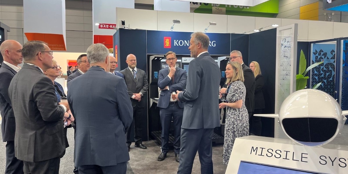 KOGDefence's tweet image. Looking back on last week we can proudly say that the #StrikeMaster was a fan-favorite🛡️🇦🇺

Special thanks to Norway's Amb-Designate Riise, Hon Andrew Hastie MP, Phillip Bruce Thompson OAM MP, and Australia Defence Sub-committee for taking time to chat with our #Australia team.