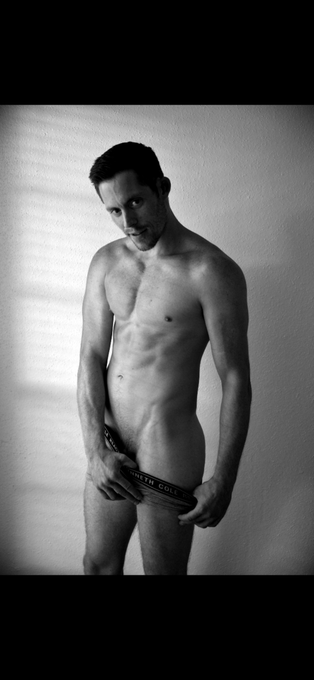 Do I look good in black and white?  https://t.co/1suByGEYh9 https://t.co/SbJ6SydFmE<a href="/tag/mvsales"class="tags"><span>#mvsales</span></a><a href="/tag/mvboys"class="tags"><span>#mvboys</span></a>