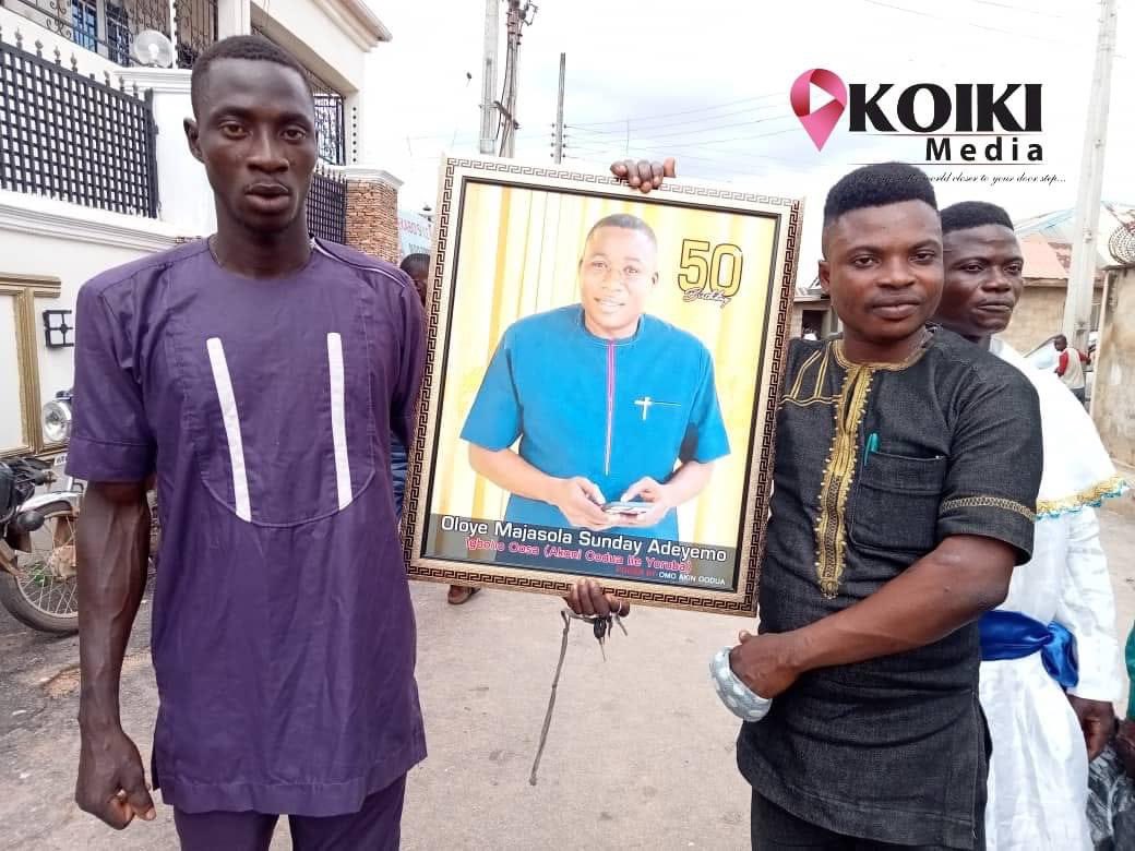 KoikiMedia's tweet photo. Happy Golden Jubilee..Chief Sunday Adeyemo Igboho Oosa...
Chief Sunday Adeyemo Igboho Oosa birthday celebration.
10th October 2022.
KOIKIMEDIA bringing the world 🌎 closer to your doorstep..
#ChiefSundayIgboho10/10
#YoruExit
#NoGoingBack
#YorubaNation
#Igboho https://t.co/iK2tIdaMCd