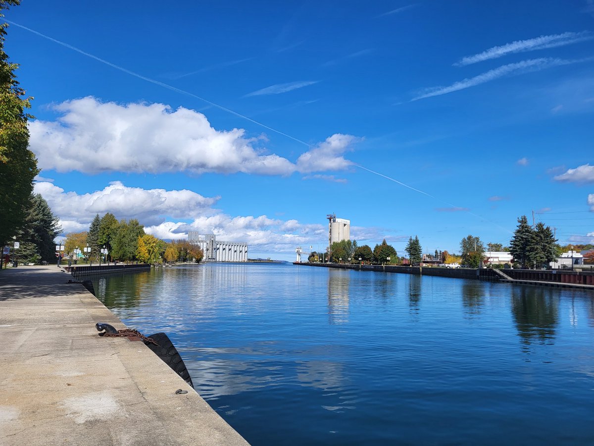 stobbe_j's tweet photo. @JulieCTV Beautiful Fall scene at Owen Sound Harbour.  The best place to walk on a beautiful fall day. https://t.co/qyjaTKSJW7