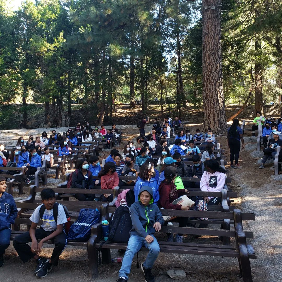 MsMimura's tweet photo. Monday #faoss 💙🏕🌈 hiking, singing, eating, and unplugging. Weather is perfect! https://t.co/Av81eZHdJK