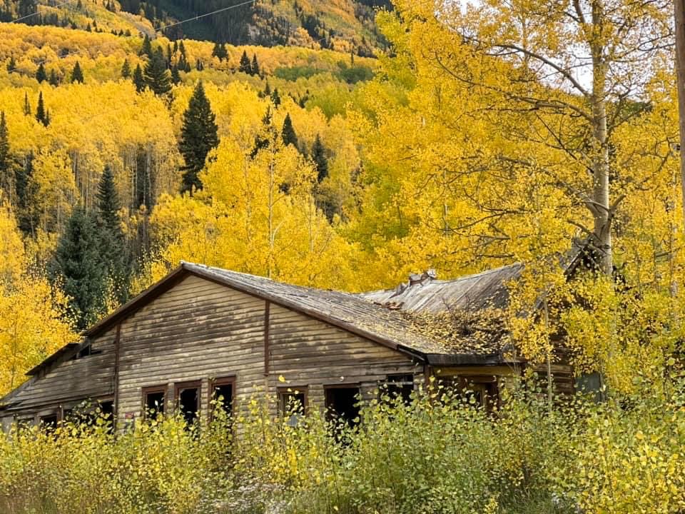 dachsies2's tweet photo. ⁦@theWXwoman⁩ Rico Colorado 10/8/22 https://t.co/iRvcABVY0T