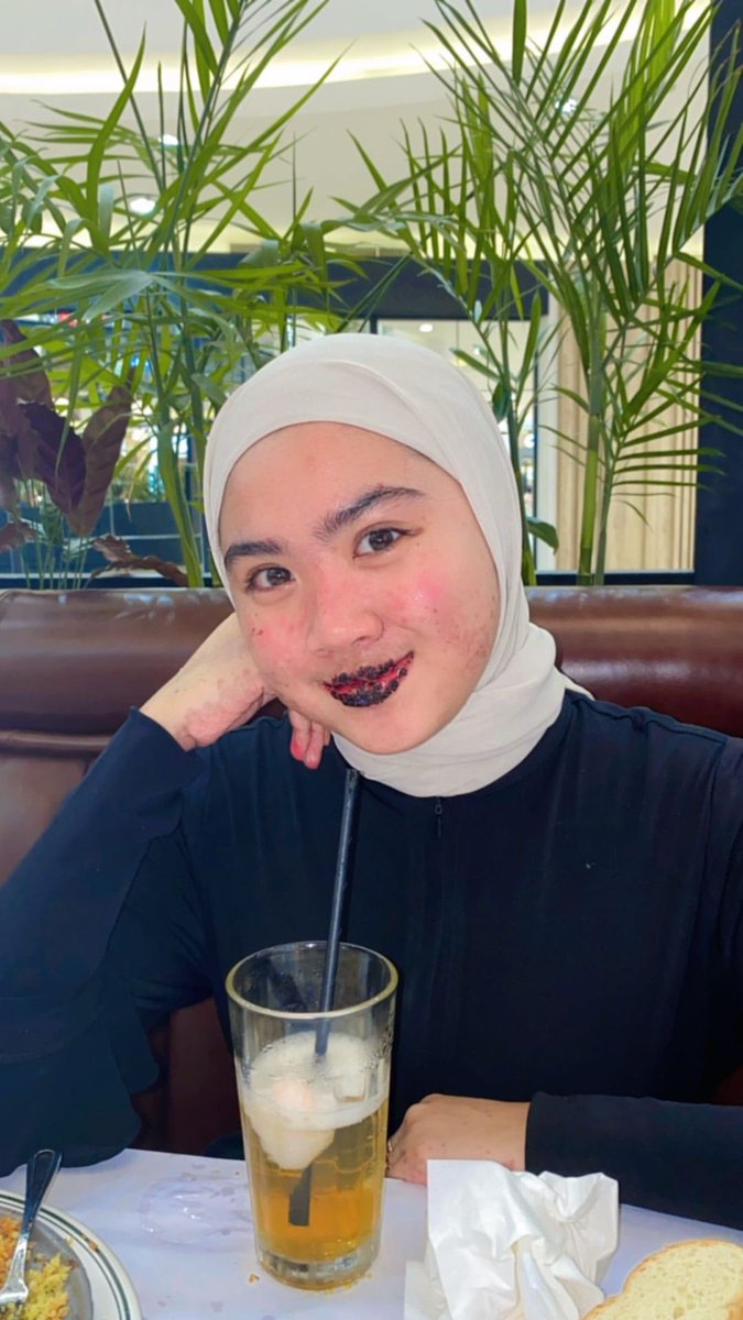 afinasyif's tweet photo. ga nyangka aku masih hidup sekarang setelah mencoba suicide attempt 5x dan berarti aku bisa menghadapi obstacles yang ada di kehidupan ini?! sempat juga ketika sakit sjs kepikiran untuk suicide karna ngerasa ko dunia ga adil eh tapi aku bisa ngelewatin itu semua! HUA KEREN AKU! https://t.co/LlA4N9INbS