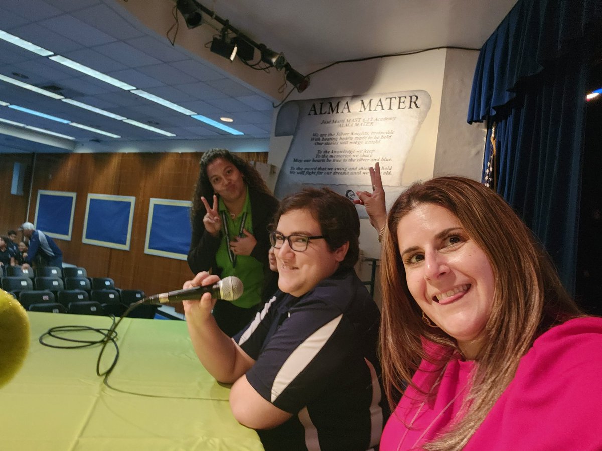 #WorldMentalHealthDay So proud of my amazing Stdt Services Team. Ms A, our Intern you will be an amazing #schoolcounselor This event could not have been possible without everyone's hard work  #MAST2223 #UNDERTHEARMOUR #MentalHealthMatters <a href="/josemartimast/">Jose Marti MAST 6-12</a> <a href="/StdtSvcsMDCPS/">Student Services</a> <a href="/MDCPS_MHS/">M-DCPS - Mental Health Services</a>