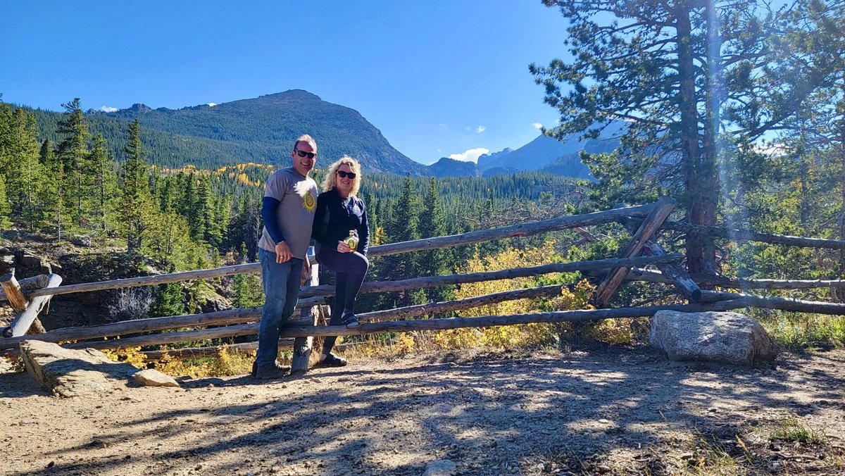 jbittner24's tweet photo. Crowning off another successful weekend hiking! @CrownRoyal @rockynature #RMNP https://t.co/qoxF5gpPrQ