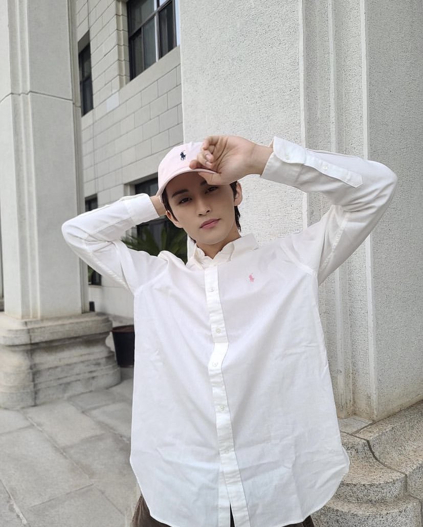 LMKFEED's tweet photo. [221011] onyourm__ark INSTAGRAM (1)
🔗: https://t.co/mVc4MjWQuI  

#PinkPony @/PoloRalphLauren let's donate together! https://t.co/aGmdmpHTNl