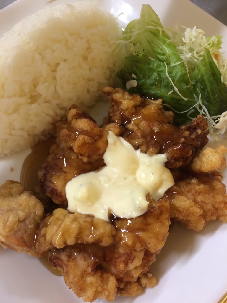 KUA_shokudou's tweet photo. 10月11日火曜日
Aコーナー
手打ち風梅若うどん320円
塩ラーメン300円
カレーうどん280円
Ｂコーナー
天津飯320円
唐揚げ天津飯420円
目玉焼きハンバーグ&amp;海老フライ
ワンプレート450円
唐揚げ南蛮玉子タルタル
ワンプレート450円
親子丼360円
Cコーナー
唐マヨ丼390円
カツカレー380円です。 https://t.co/XIhpqp9Pmy