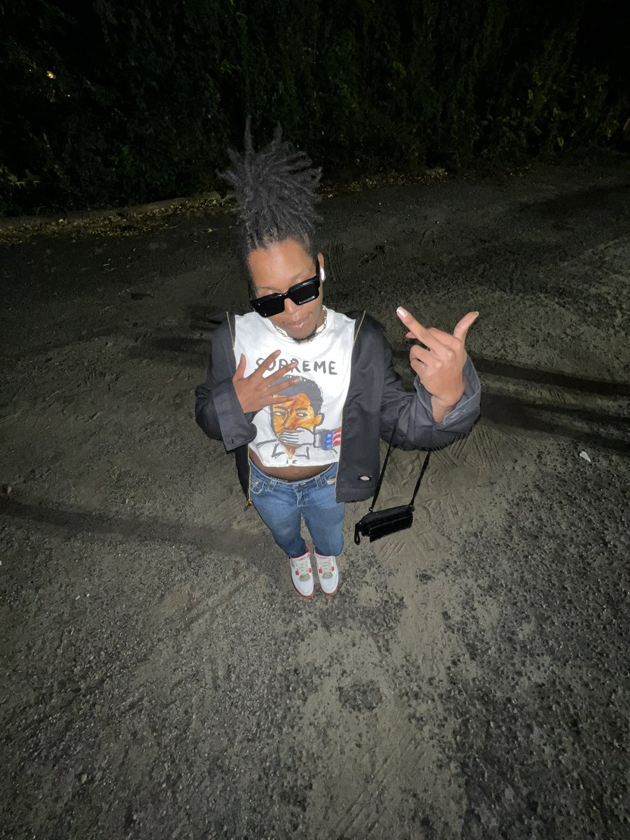 DA_DON98's tweet photo. My stock went up, don’t touch me 🤚🏽🥶 https://t.co/TGKrA7lVSF