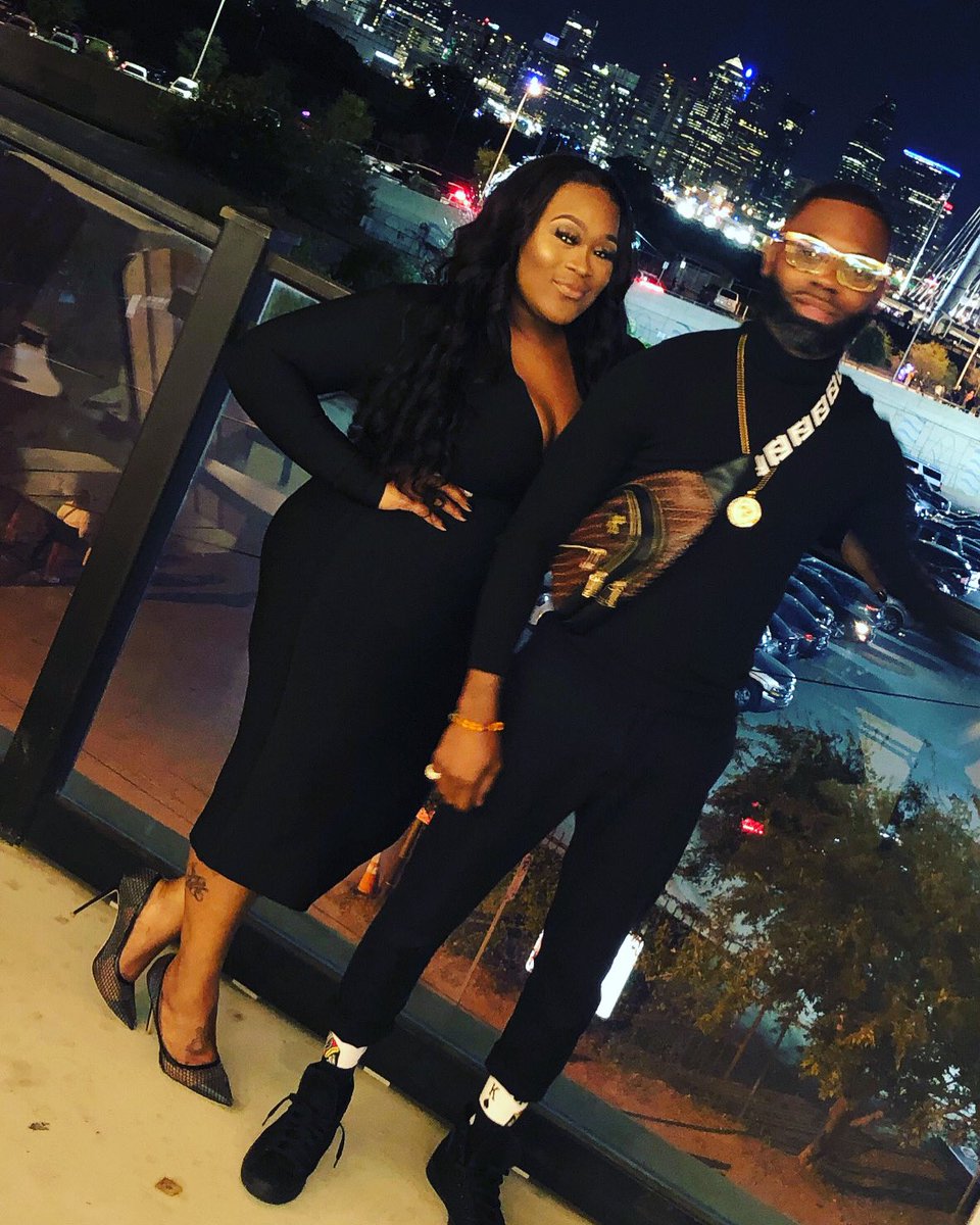 HeyMsThomas1913's tweet photo. Cause it’s 6 days until we turn 39… I was here 6 mins before him… y’all don’t forget that! I wouldn’t have wanted to do this twin thing with anyone else! Thank you for covering me. #FirstLadyTwin 🤣🤣🤣 #Twinning #TheTeacher #ThePreacher #LibraGang @theearldthomas https://t.co/EwcNMKcBy7