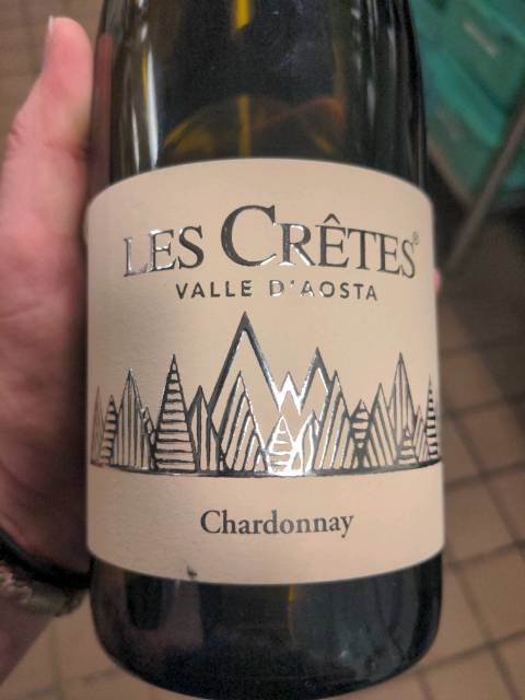 starrieyedbee's tweet photo. Crisp, refreshing with great body! Notes of peach, cant…. Wine from @lescreteswinery via Vivino: https://t.co/G6SJqtHlXD https://t.co/NyZX8qXBQo