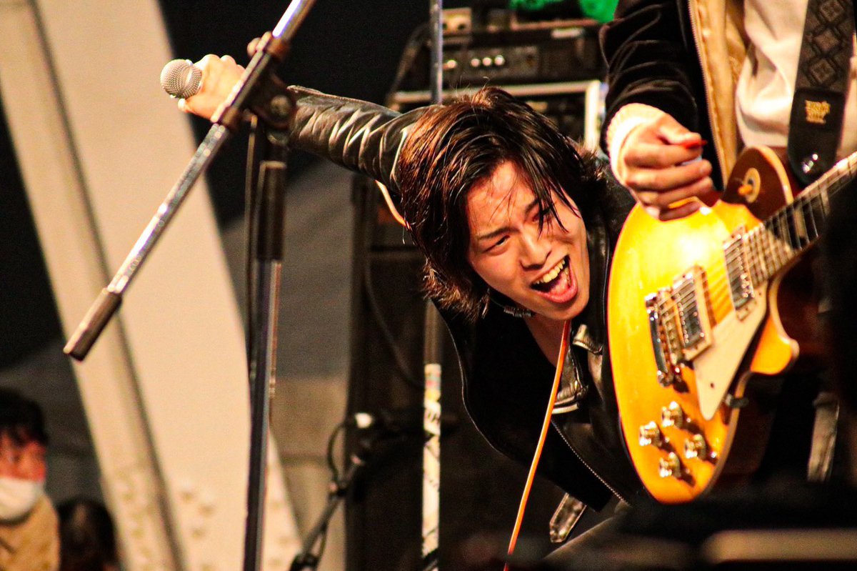 EiHilE_'s tweet photo. 10/10 祝祭の広場
#SCRAMBLE10
ご来場ありがとうございました🔥
大分のバンドシーンは熱い🔥
野外ライブ最高🔥
これからもどうぞEiHilEをよろしく🔥
photo by @ma_1_y https://t.co/X2iZFDnw9B