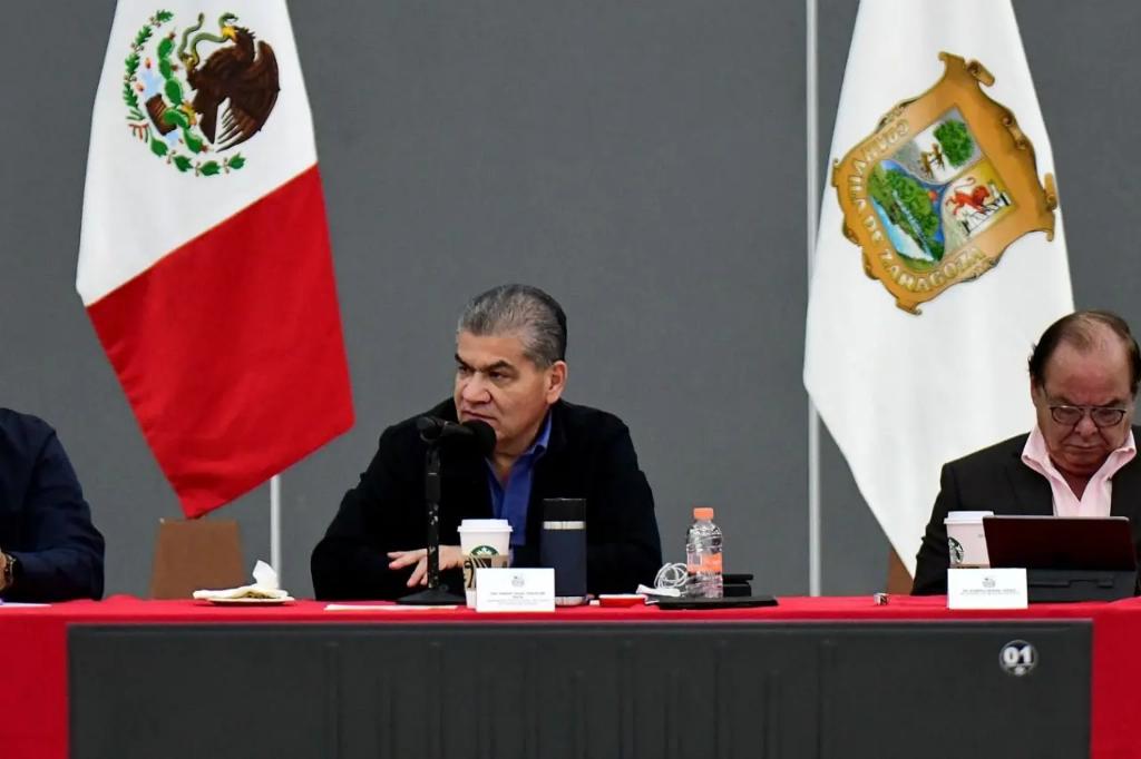 GobDeCoahuila's tweet photo. #SubcomitéTécnico Regional #Covid_19, el gobernador @mrikelme reconoció a este órgano colegiado que, en conjunto, ha tomado decisiones en torno a la salud, a la reactivación económica, al regreso a las aulas y más, mismas que han permitido a Coahuila seguir avanzando. https://t.co/6yy0cKn2CE